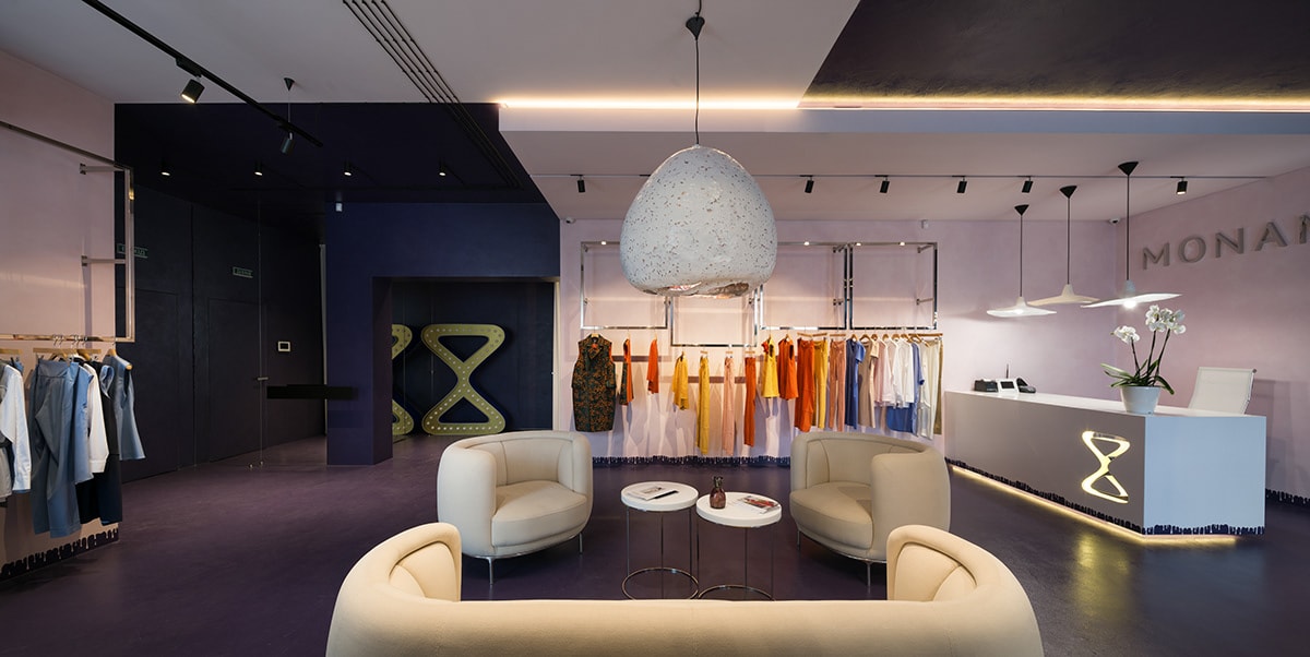 時尚孕婦服裝精品店品牌商業(yè)空間設計案例，商業(yè)空間設計，服裝精品店設計，深圳空間設計，左右格局